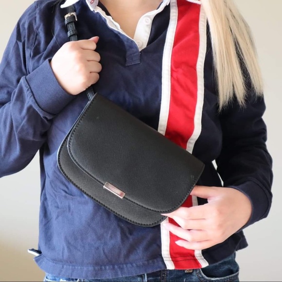 Zara Basic Collection Black Fanny Pack Belt - Picture 3 of 4